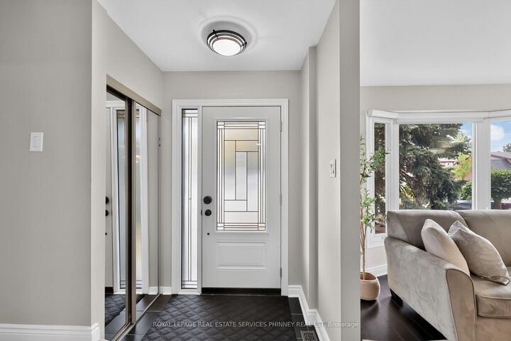 Photo de la propriété:  2467 Grindstone Court  ON L5L 3K8 