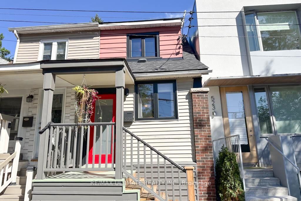 Property Photo:  525 Craven Road  ON M4L 2Z6 