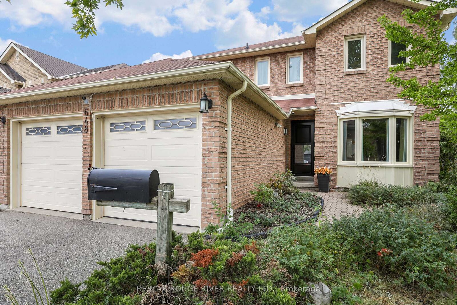 Property Photo:  648 Cognac Crescent  ON L1X 1L8 