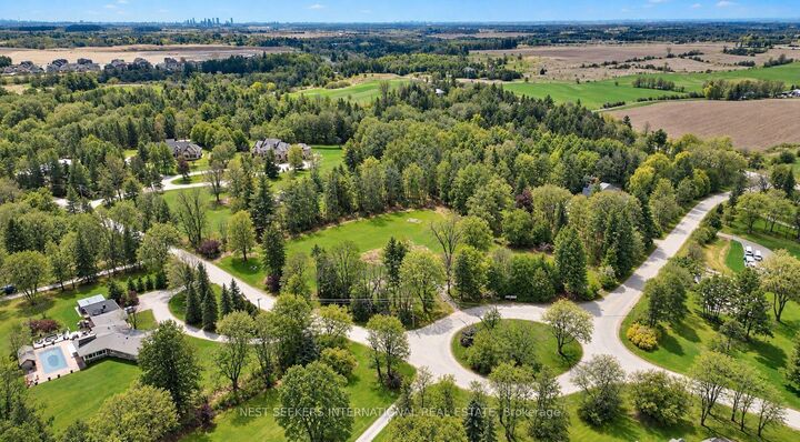 Property Photo:  21 Westgate Boulevard  ON L7B 1J9 