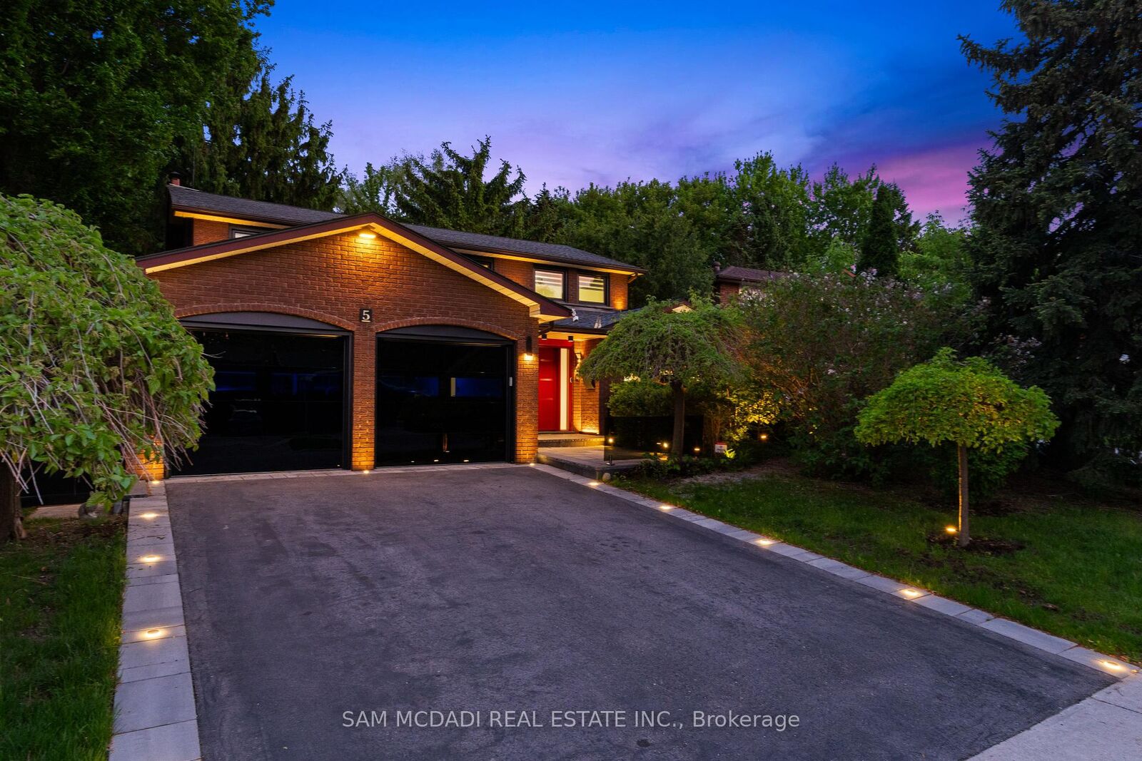 Property Photo: 5 Canterbury Crescent ON M9A 5A4