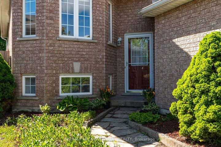 Property Photo:  63 Masters Drive  ON L4M 6W9 