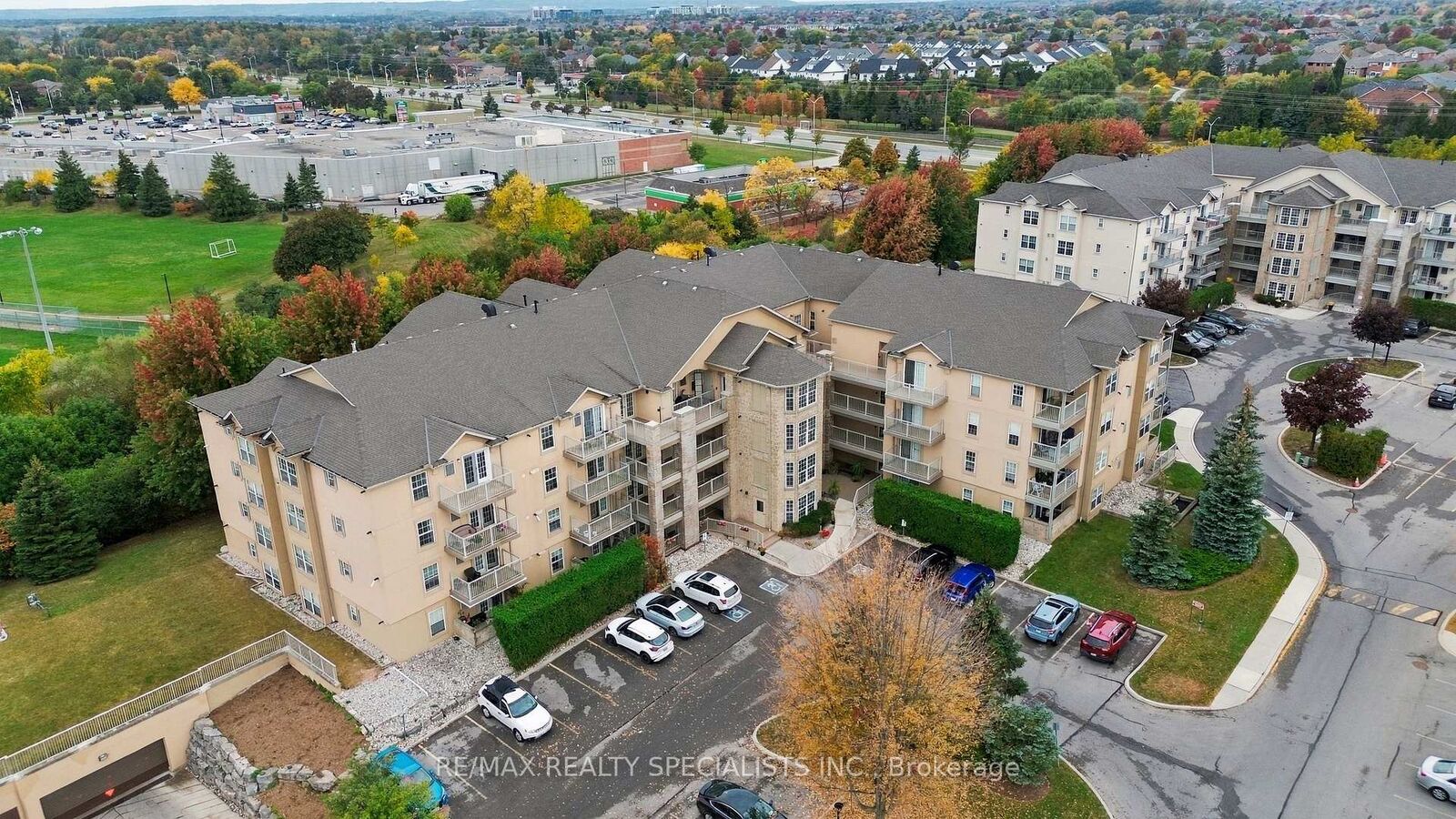 Property Photo:  1470 Bishops Gate 402  ON L6M 4N2 