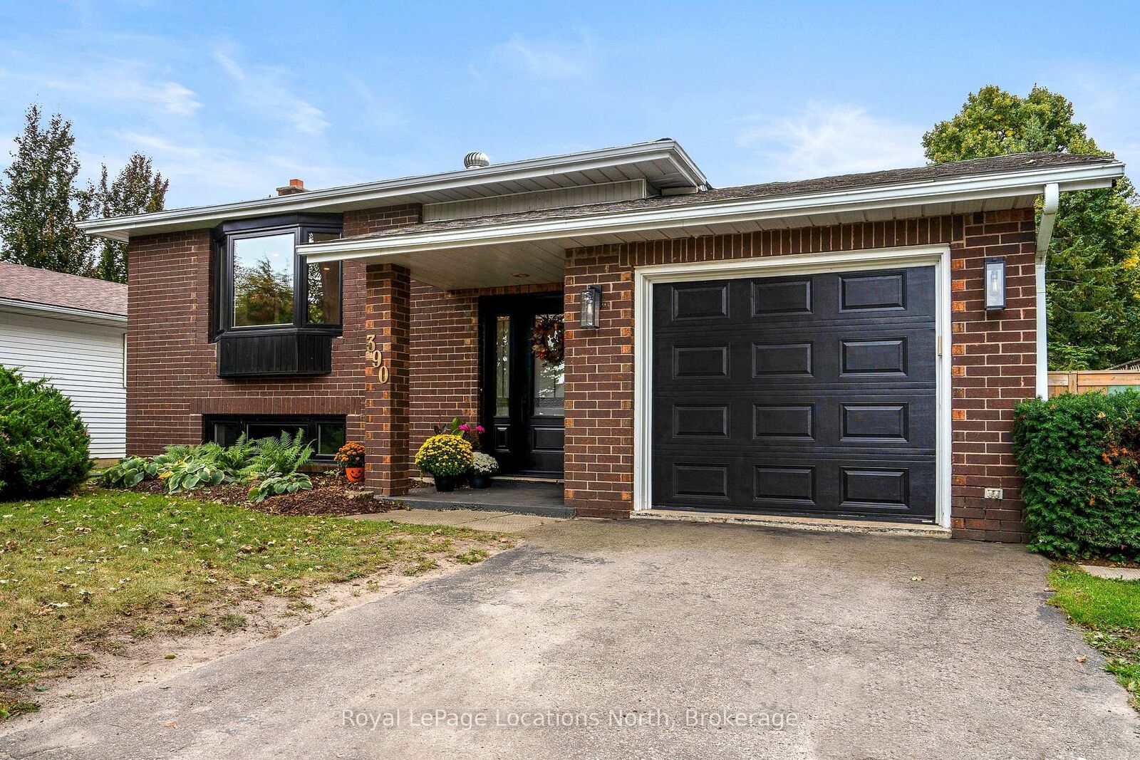 Property Photo: 390 Second Street ON L9Y 1G8