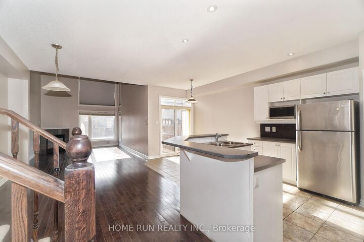 Property Photo:  115 Watchhorn Grove  ON K1V 2N3 