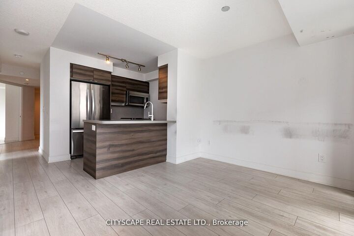 Property Photo:  525 Adelaide Street W 315  ON M5V 1T6 