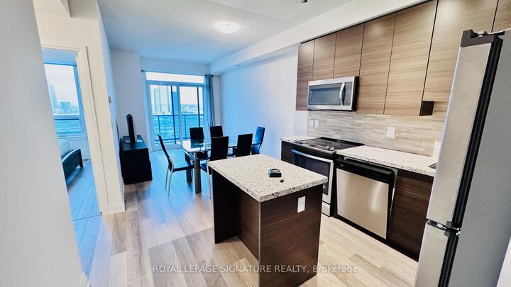 Property Photo:  3600 Hwy 7 N/A 2206  ON L4L 0G7 