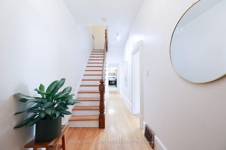 Photo de la propriété:  143 Arthur Street  ON K1R 7C1 