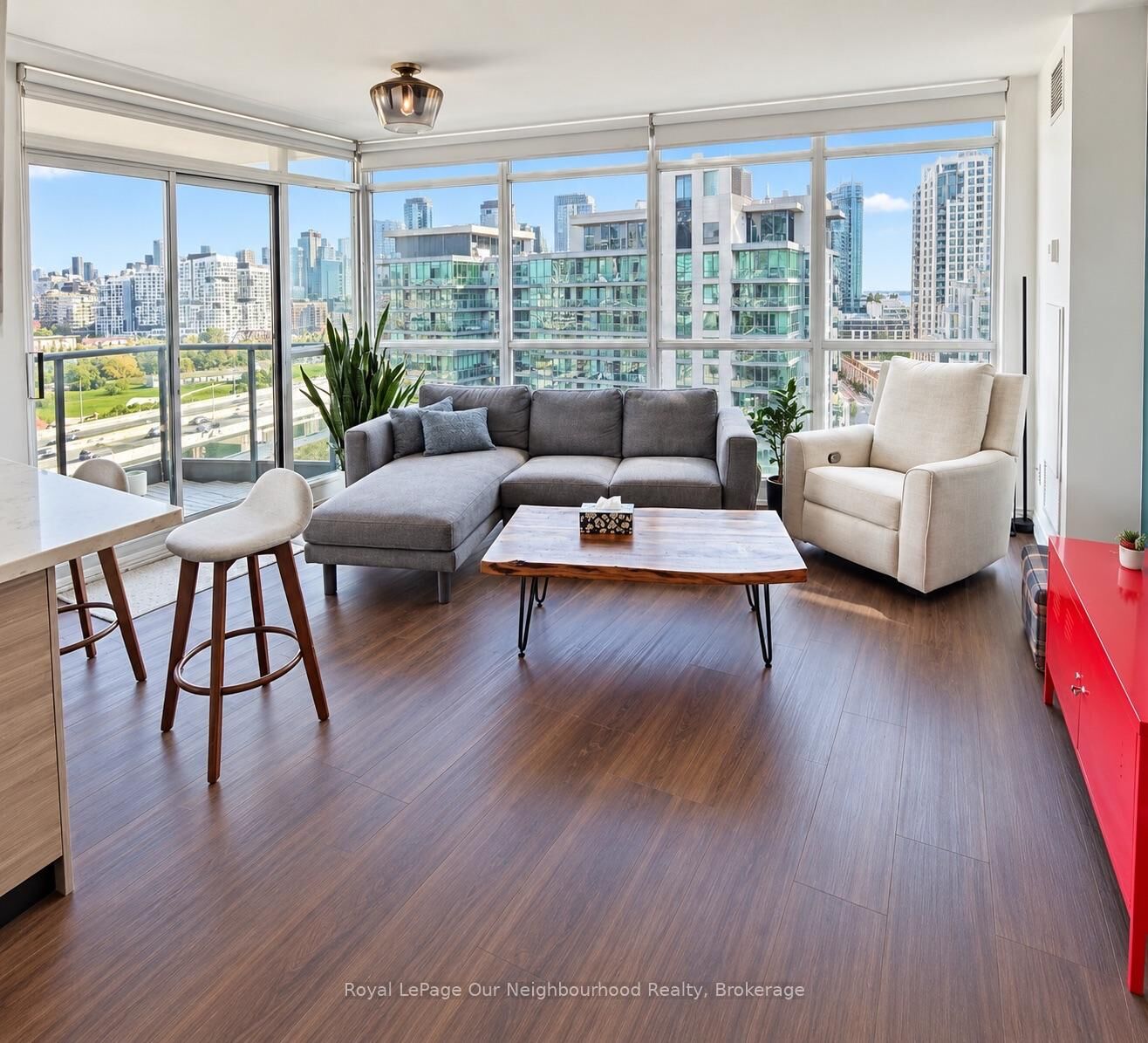 Property Photo:  219 Fort York Boulevard 1503  ON M5V 1B1 