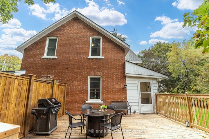 Property Photo:  375 19th Street W  ON N4K 4C6 