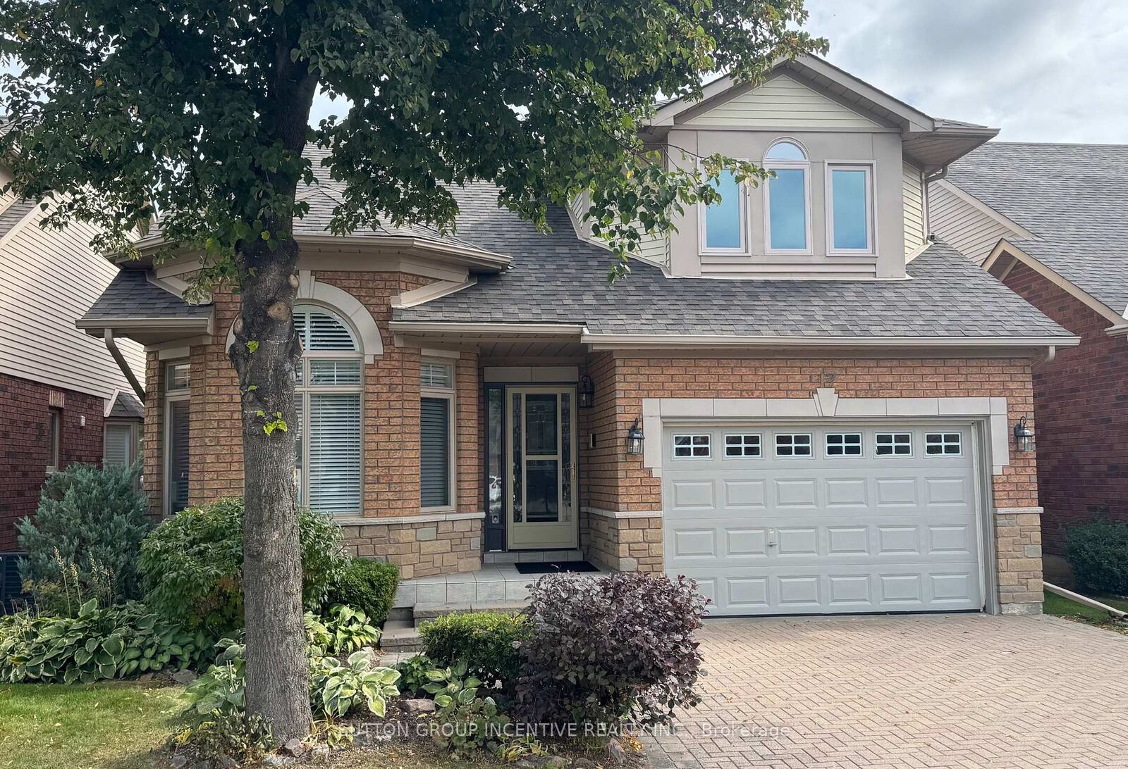 Property Photo: 17 Sunset Boulevard ON L9R 1Y8