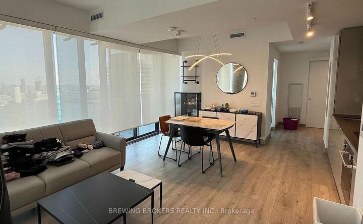 Property Photo:  161 Roehampton Avenue 3209  ON M4P 0C8 
