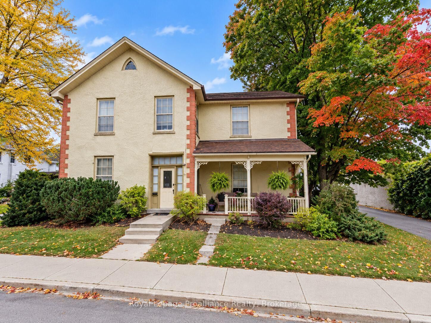 Property Photo:  16 Church Street  ON K0K 3E0 