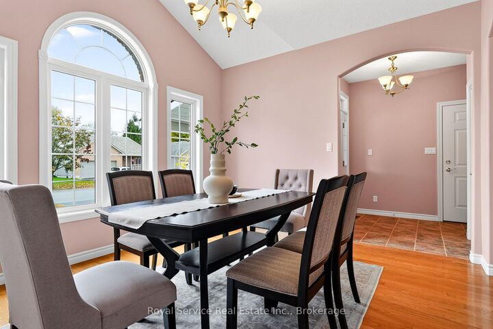 Property Photo:  38 Finch Drive  ON K8P 5M6 