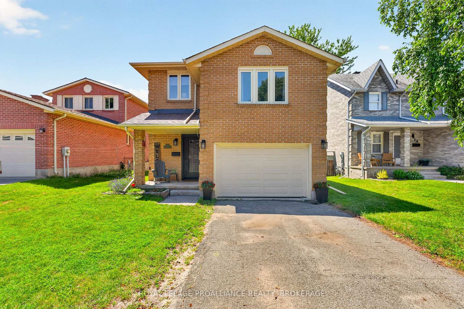 Property Photo:  24 Balmoral Court  ON K7M 7T1 