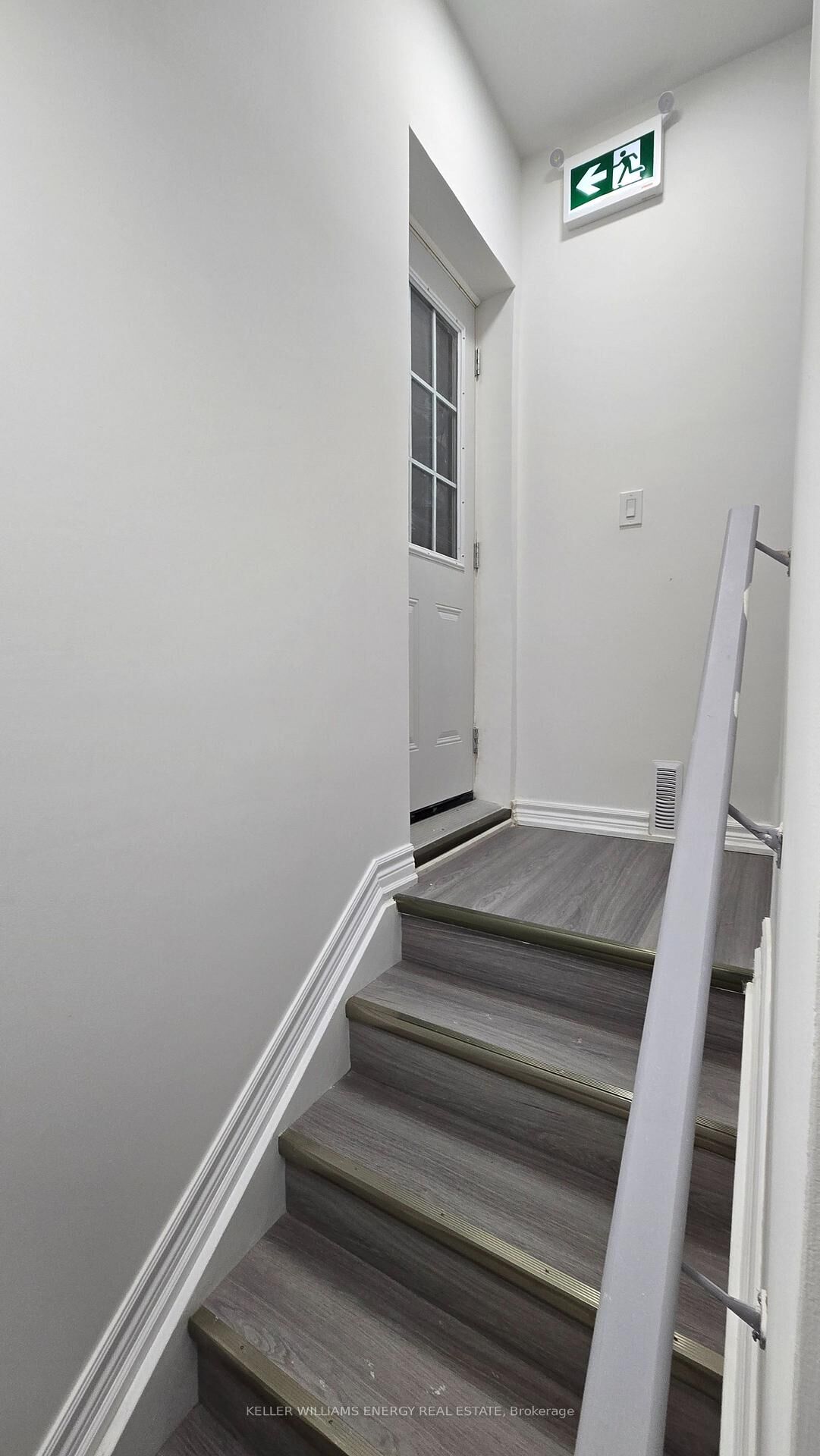 Property Photo:  36 Crombie Street  ON L1C 4A1 