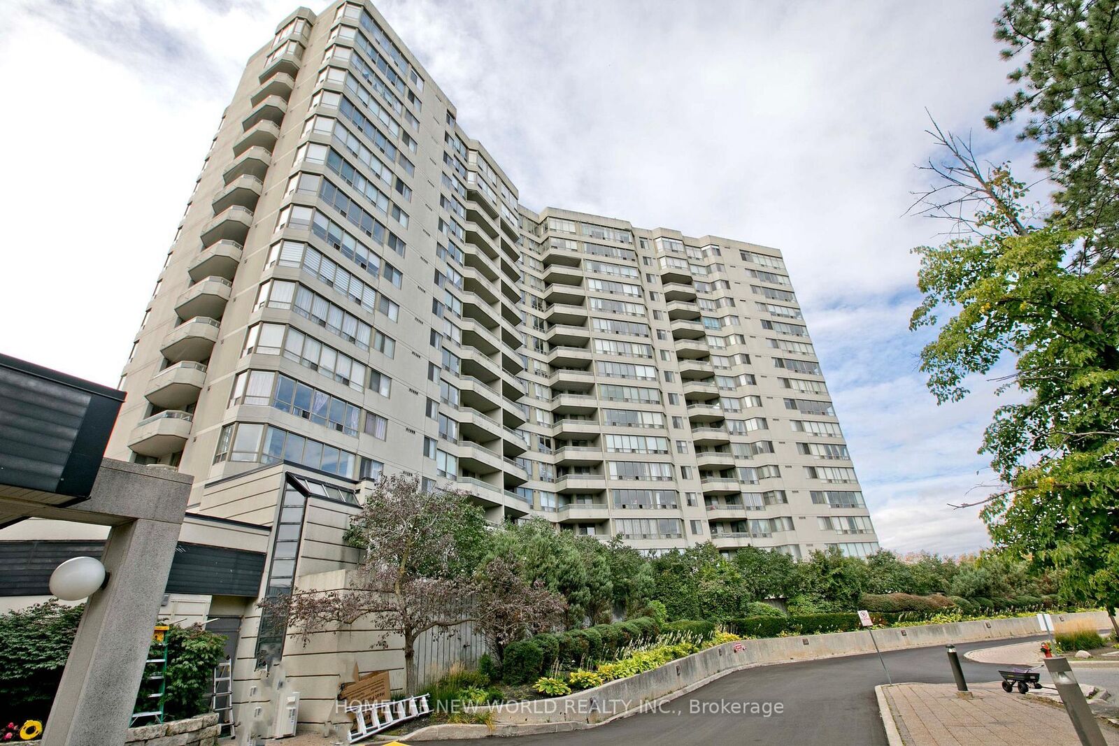 Property Photo:  160 Alton Towers Circle 1204  ON M1V 4X8 