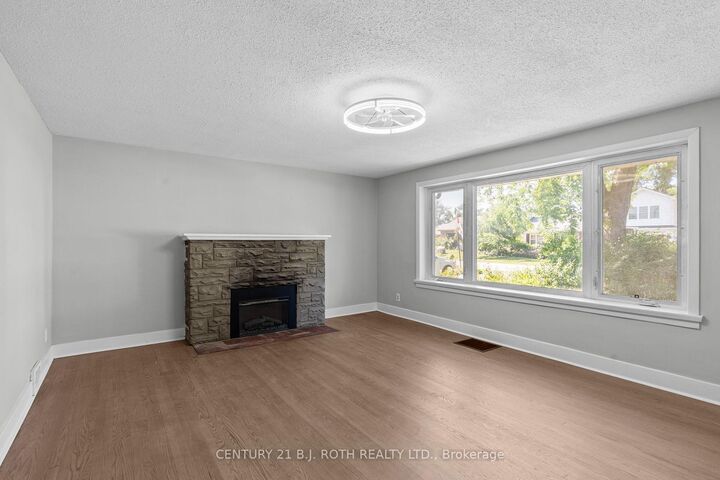 Property Photo:  323 Crawford Street  ON L3V 1K2 