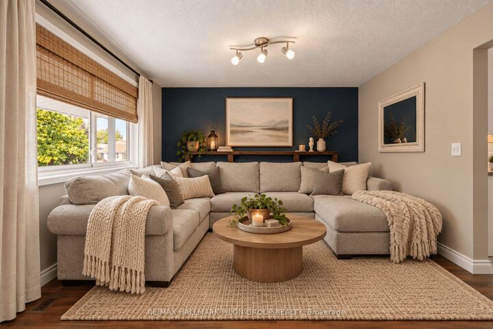 Property Photo:  25 Moore Street  ON K7S 1G3 
