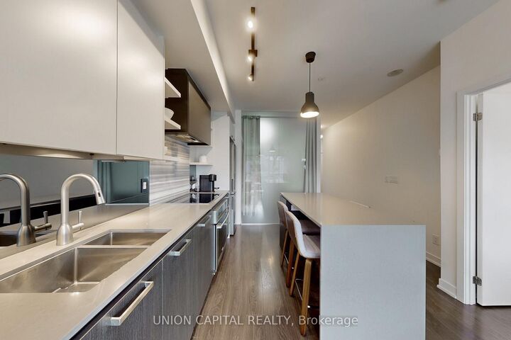 Photo de la propriété:  1830 Bloor Street W 323  ON M6P 0A2 