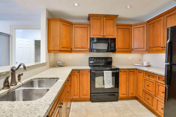 Property Photo:  130 Steamship Bay Road 504  ON P1P 1Z9 