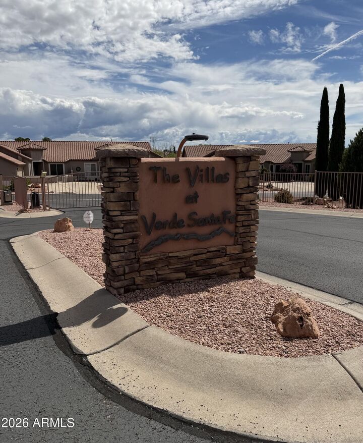 Property Photo:  515 S Valle Escondido --  AZ 86325 