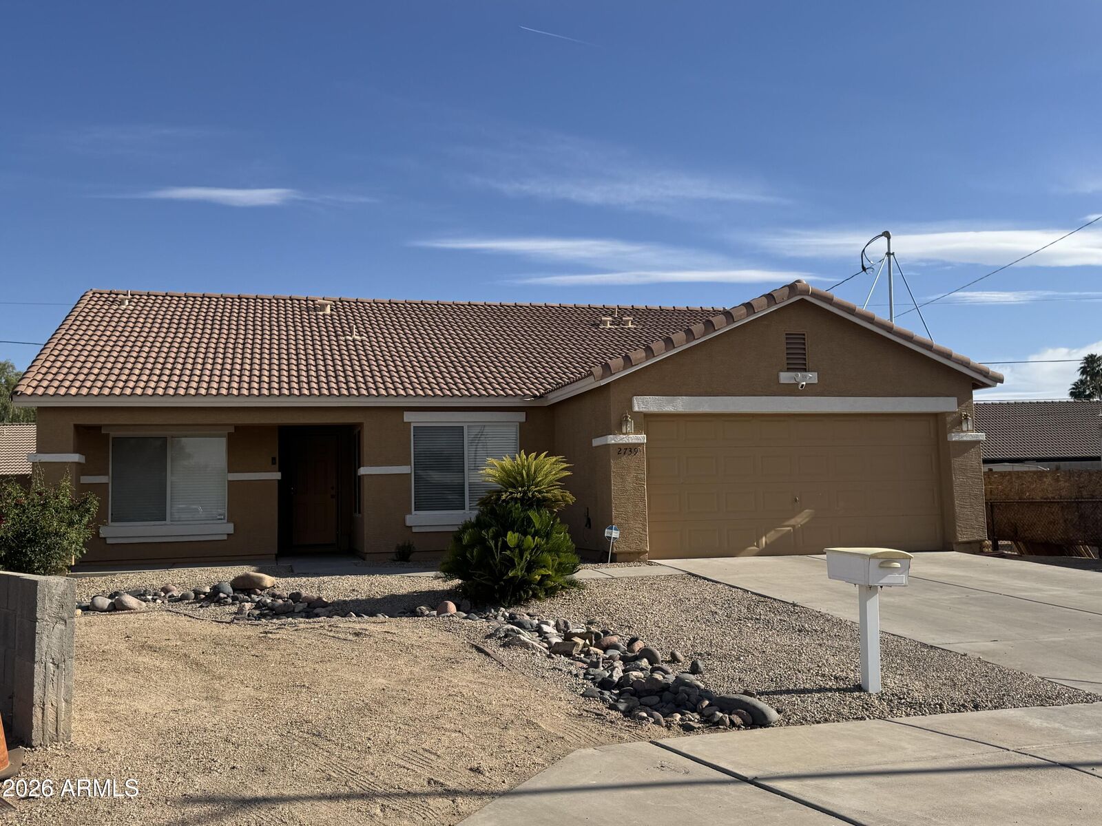 Property Photo:  2739 E Beverly Lane  AZ 85032 