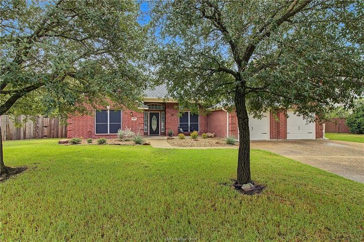 Property Photo:  3902 Park Hurst Drive  TX 77802 