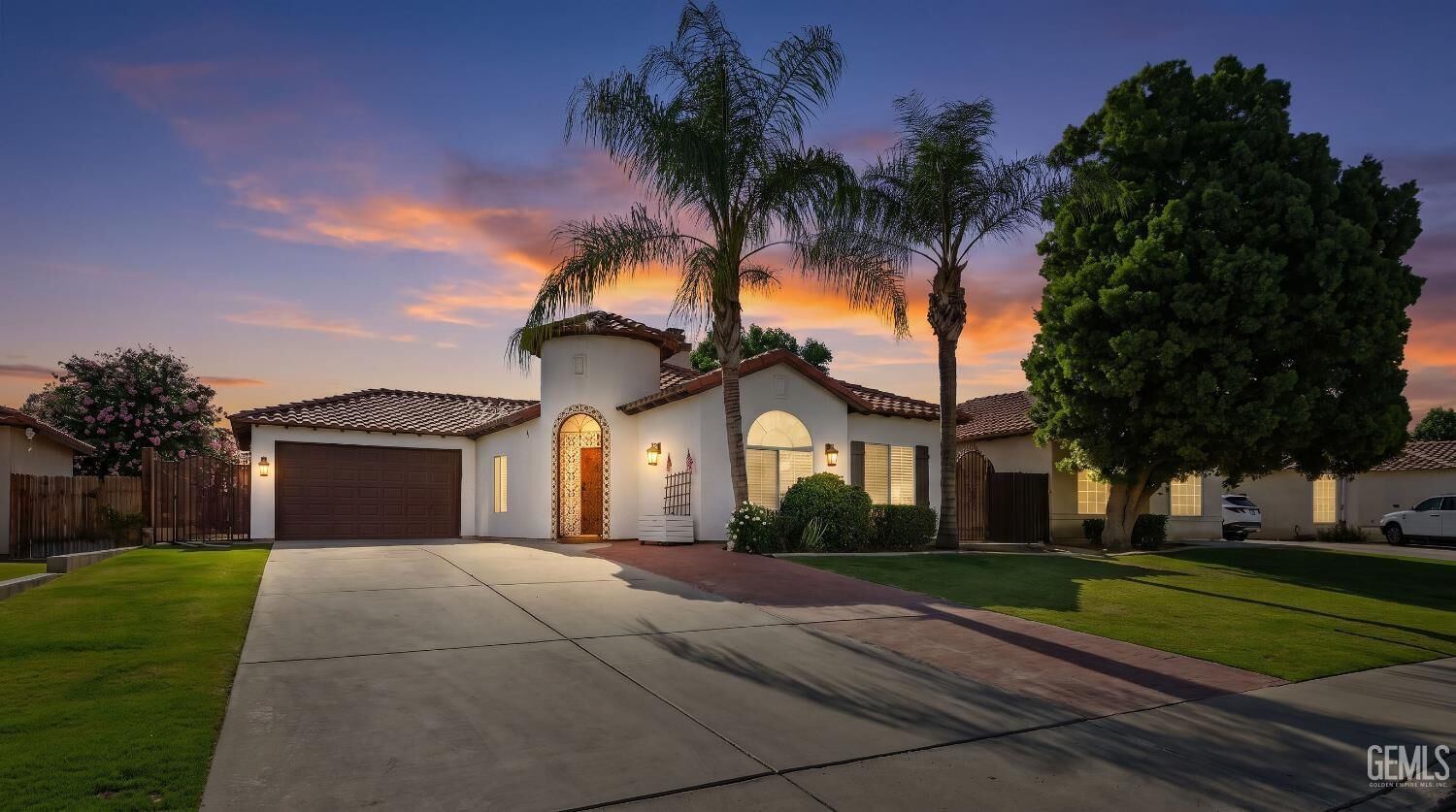Property Photo: 231 Solecita Way CA 93314