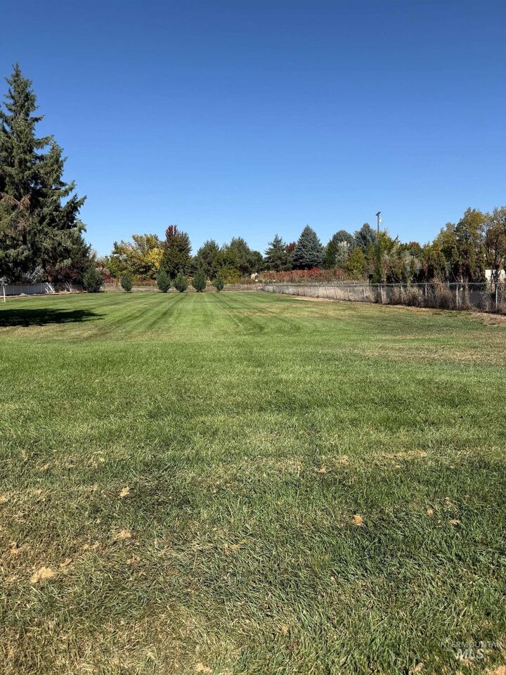 Property Photo: 364 N Eagle Glen Ln ID 83616