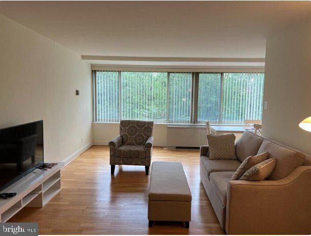 Property Photo: 1210 N Taft Street 406 VA 22201