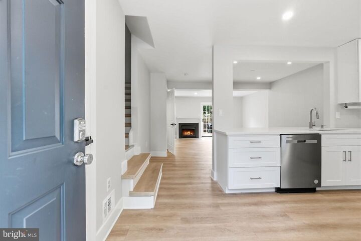 Property Photo:  8139 Hallmark Place  MD 20879 