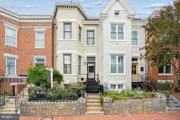 Property Photo: 914 C Street NE DC 20002