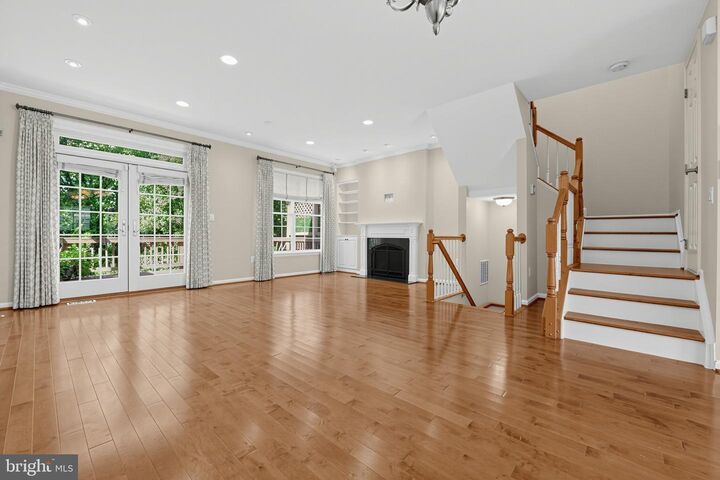 Property Photo: 6019 Katelyn Court VA 22310