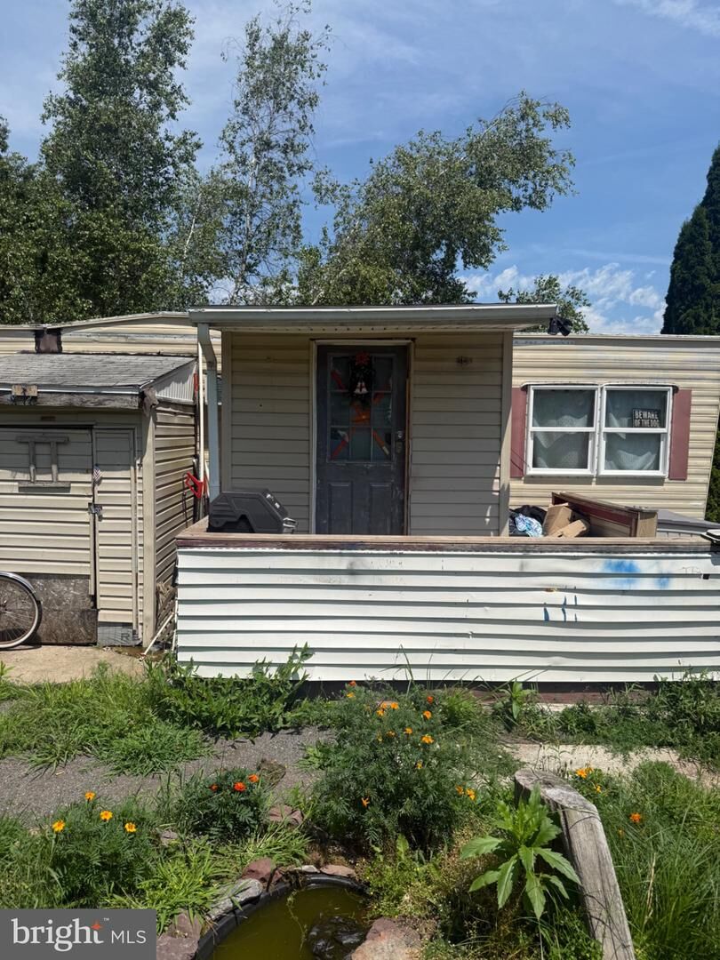 Property Photo:  121 Red Maple Lane  PA 18224 