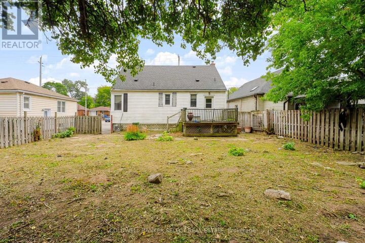 Property Photo:  642 Upper Wellington Street  ON L9A 3R1 