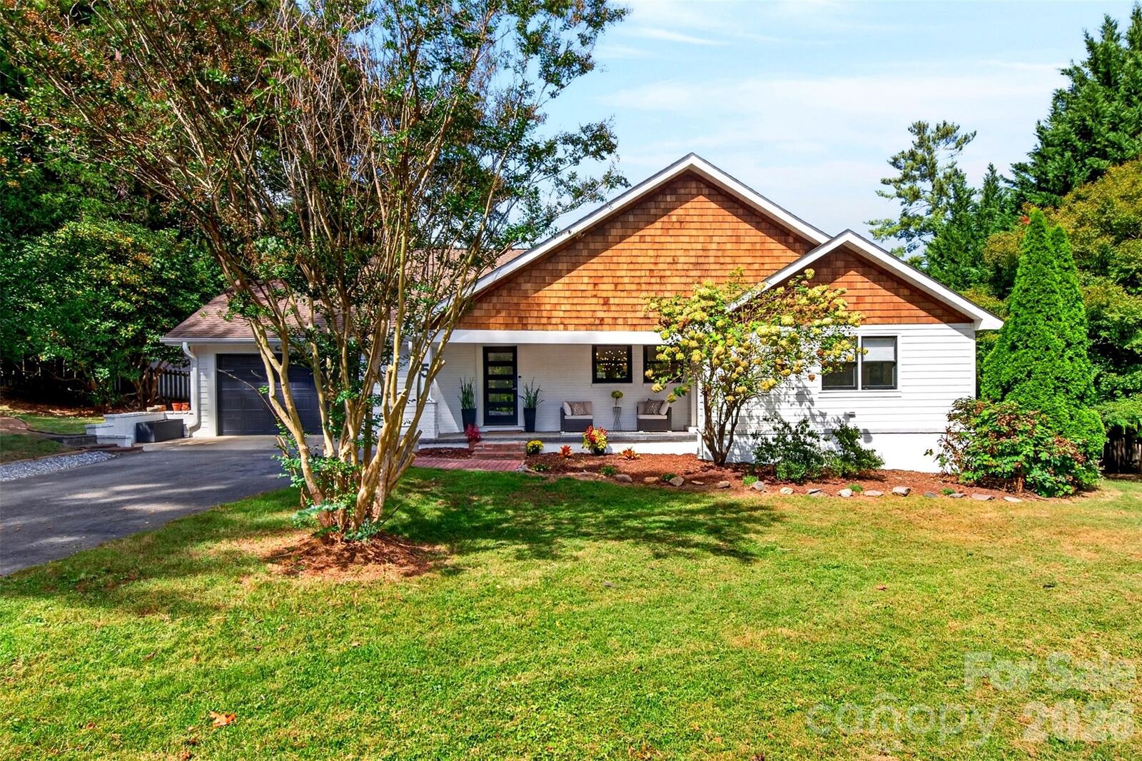 Property Photo: 5 Inglewood Road NC 28804