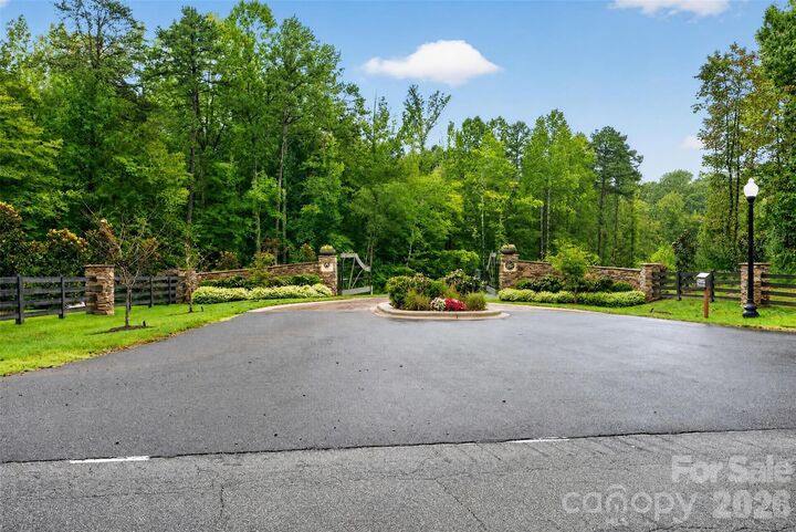 Property Photo:  1064 Ventosa Drive  NC 28037 