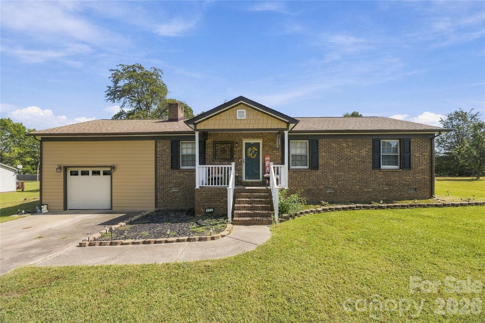 Property Photo:  305 W Timberland Drive  NC 28073 