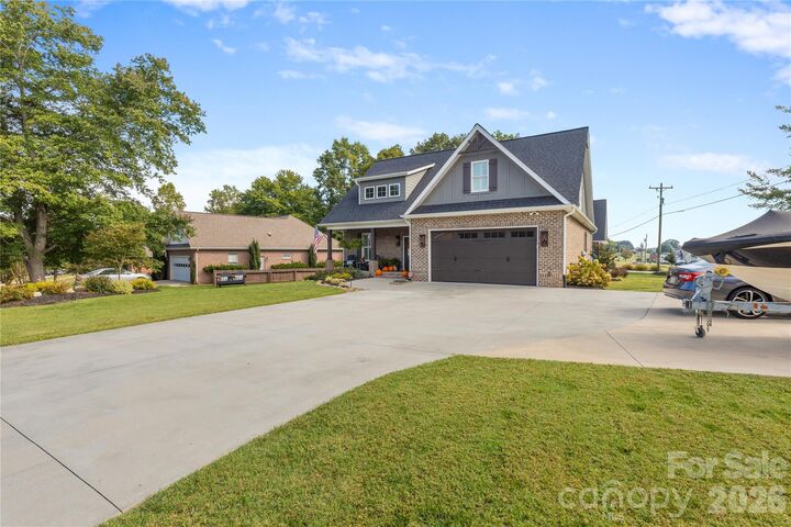 Property Photo:  18 Wittenburg Springs Drive  NC 28681 