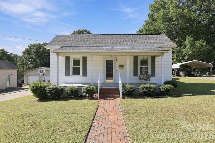 Property Photo:  609 Poplar Avenue  NC 28081 