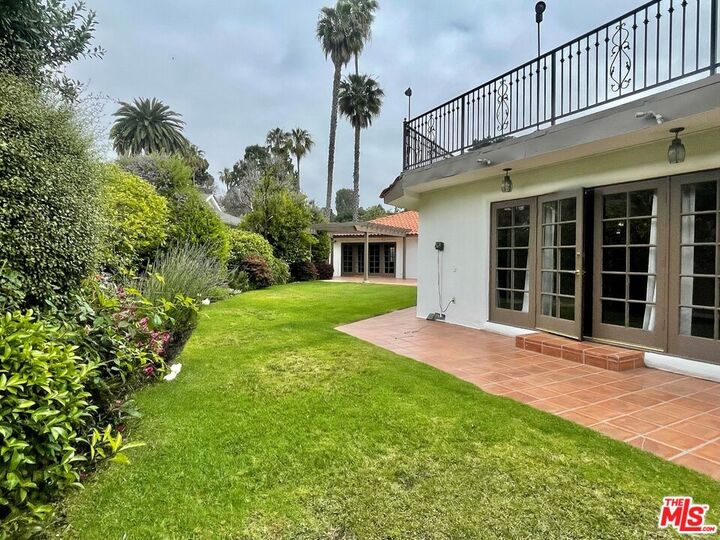 Property Photo: 1441 Allenford Ave CA 90049