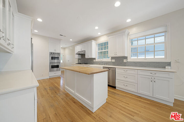 Property Photo: 10574 Ohio Ave CA 90024