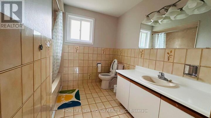 Property Photo:  51 Park Lane Circle  ON L4C 6S8 