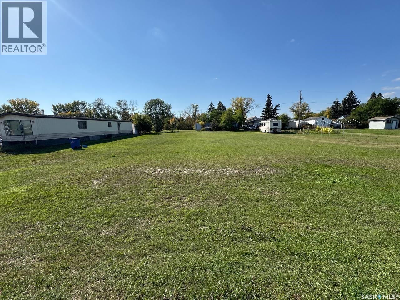 Property Photo:  225 James Street  SK S0K 3L0 