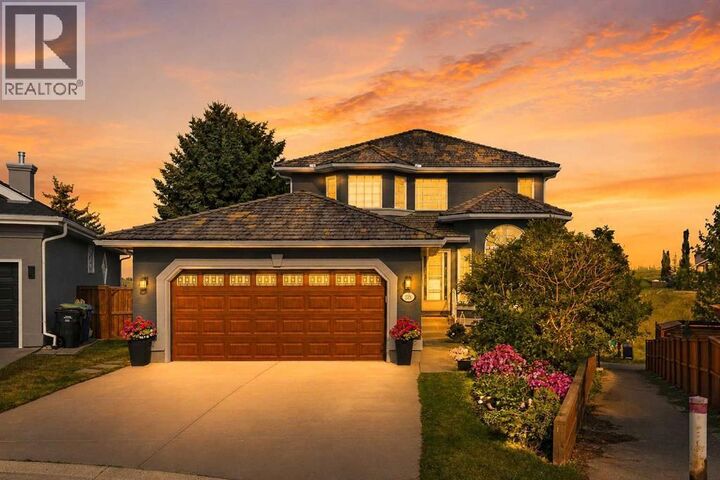 Property Photo: 122 Sceptre Close Northwest AB T3L 1Y2
