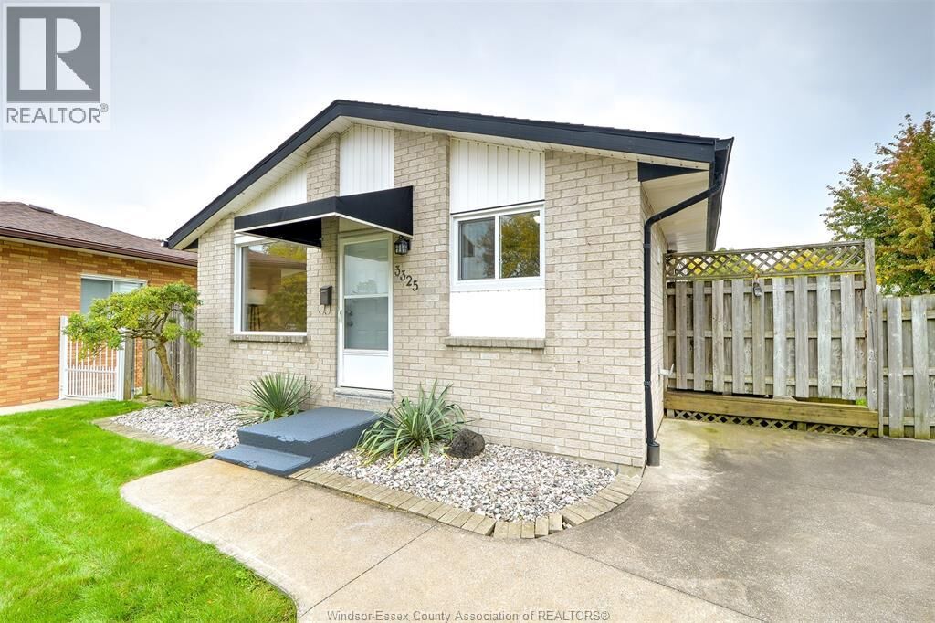 Property Photo:  3325 Dolphin Court  ON N8R 2G7 