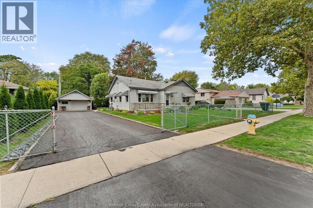 Property Photo:  276 Brock  ON N9V 2H6 