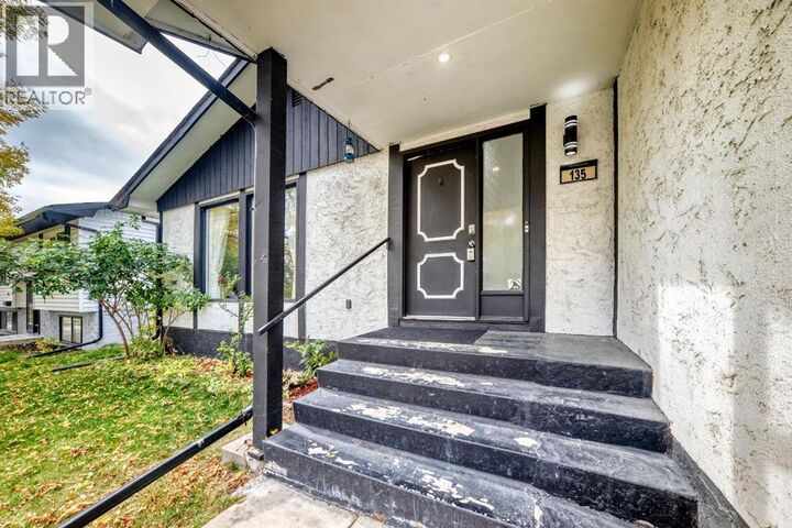 Property Photo:  135 Whiteview Close Northeast  AB T1Y 1R1 