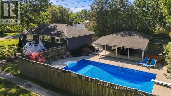 Property Photo:  957 Kensington Boulevard  ON N7S 1M9 